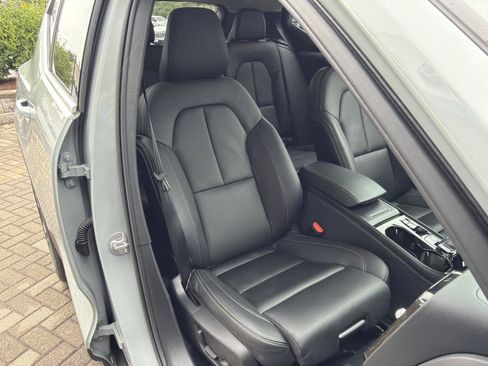 Used 2024 Volvo XC40 B5 Ultimate w/ Protection Package Premier AWD/4WD image 35