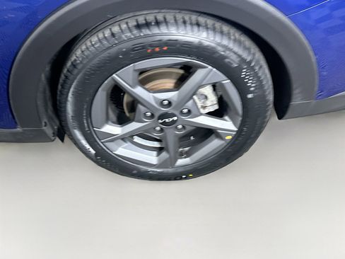 Used 2025 Kia K4 LXS image 11