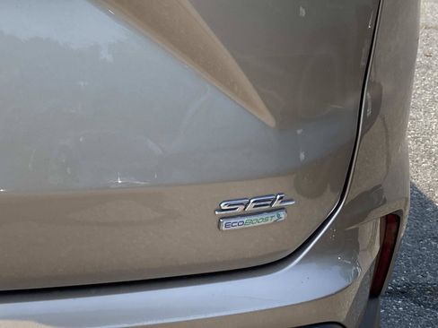 Used 2020 Ford Edge SEL w/ Cargo Accessory Package FWD image 5