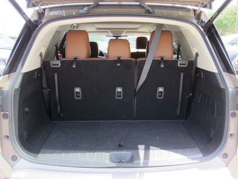 Certified 2024 Nissan Pathfinder Platinum w/ Cargo Package FWD image 5