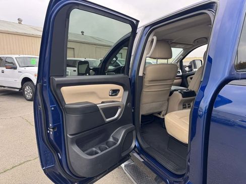Used 2016 Nissan Titan SL image 24