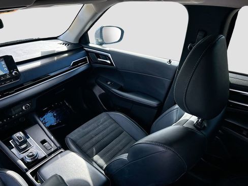 Used 2024 Mitsubishi Outlander SE image 5