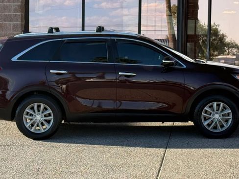 Used 2016 Kia Sorento FWD w/ LX Convenience Package image 14