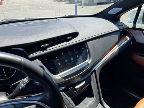 Used 2024 Cadillac XT5 Premium Luxury FWD image 17