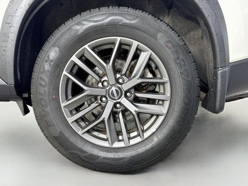 Used 2023 Nissan Rogue S AWD/4WD image 30