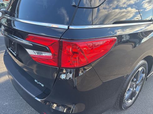 Used 2023 Honda Odyssey Elite image 4