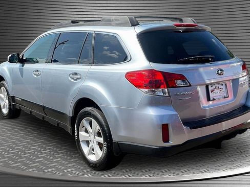 Used 2013 Subaru Outback 2.5i Premium AWD/4WD image 4
