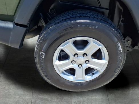 Used 2021 Jeep Wrangler Unlimited Sport AWD/4WD image 9