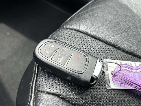 Used 2020 Jeep Cherokee Limited FWD image 35