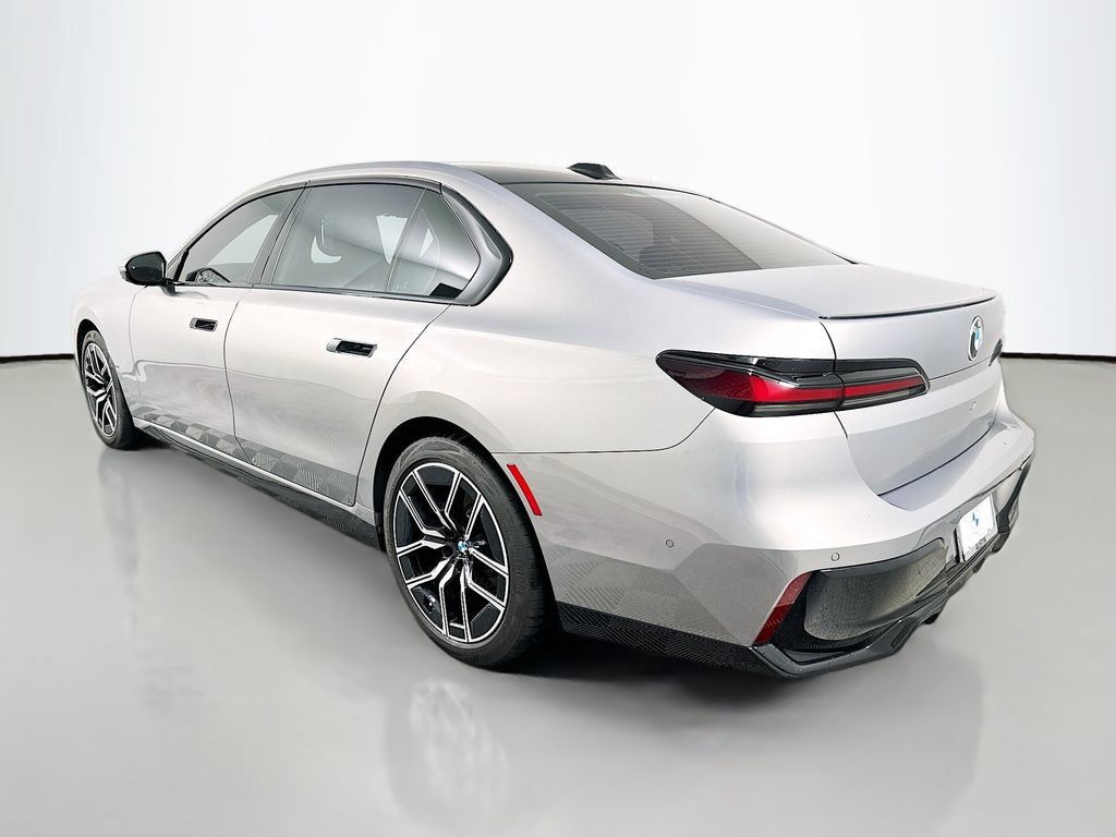 Certified 2023 BMW 740i RWD image 7