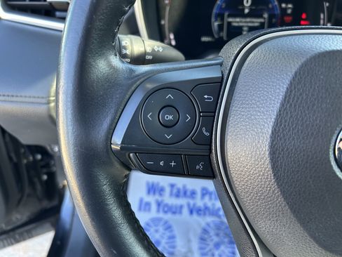 Certified 2023 Toyota Corolla Cross XLE image 21