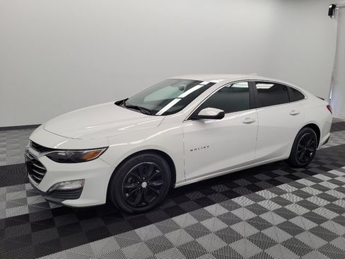 Used 2020 Chevrolet Malibu LT FWD image 2