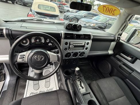 Used 2007 Toyota FJ Cruiser 4WD image 10