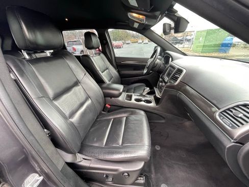 Used 2018 Jeep Grand Cherokee Limited image 31
