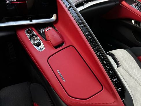 Used 2022 Chevrolet Corvette Stingray Preferred Cpe w/ Z51 Performance Package RWD image 18