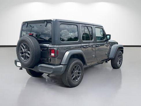 Used 2024 Jeep Wrangler Unlimited Sport AWD/4WD image 3