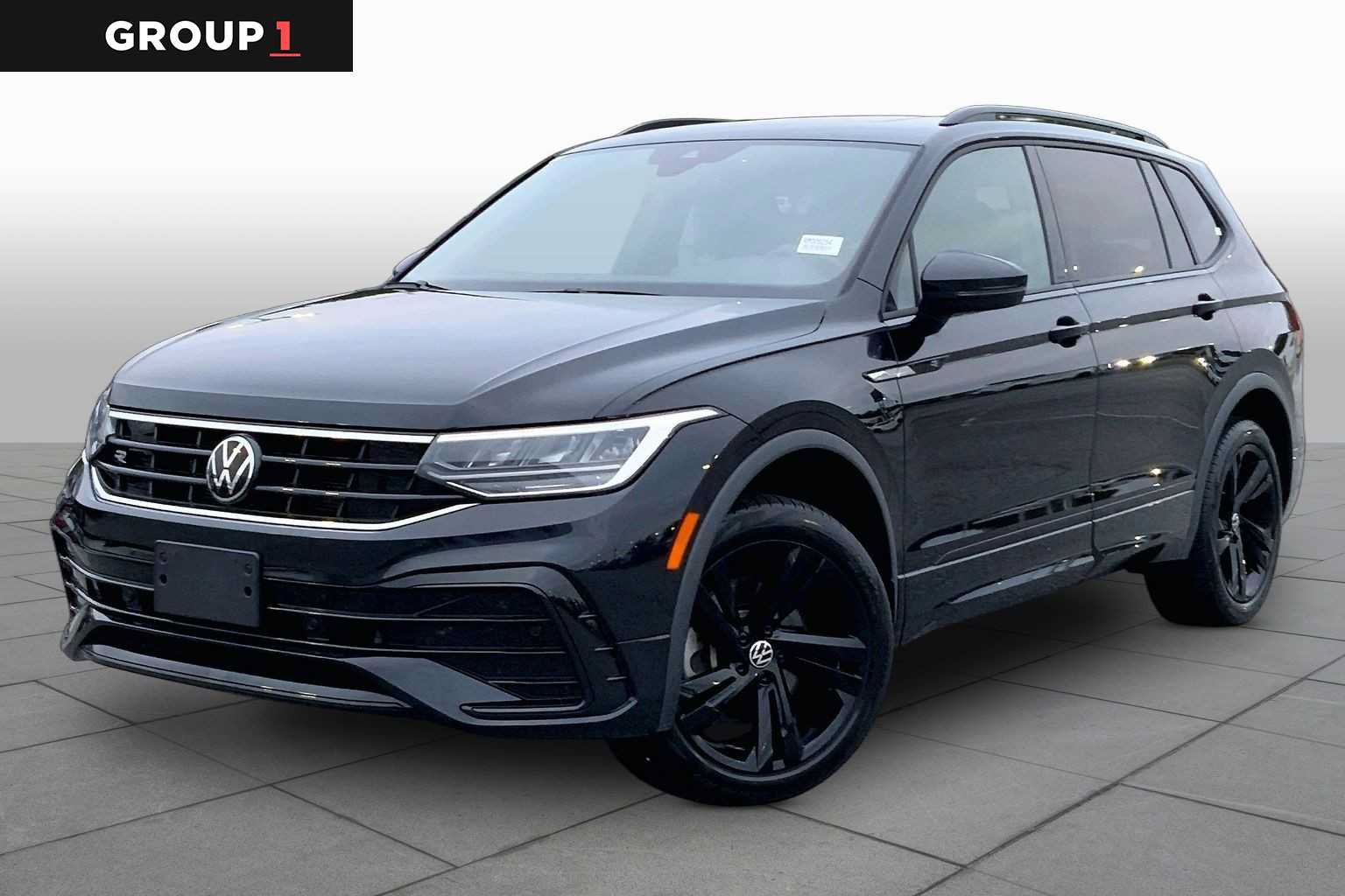 Used 2024 Volkswagen Tiguan SE R-Line FWD image 1