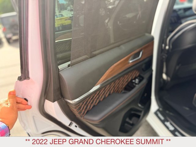 Certified 2022 Jeep Grand Cherokee Summit w/ Adv Protech Group IV AWD/4WD image 23