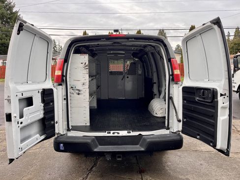 Used 2006 Chevrolet Express 2500 image 20