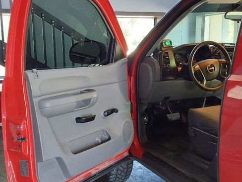 Used 2008 GMC Sierra 1500 W/T w/ Work Truck Preferred Package AWD/4WD image 15