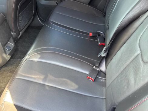 Used 2017 Chevrolet Equinox LT w/ Midnight Edition image 8