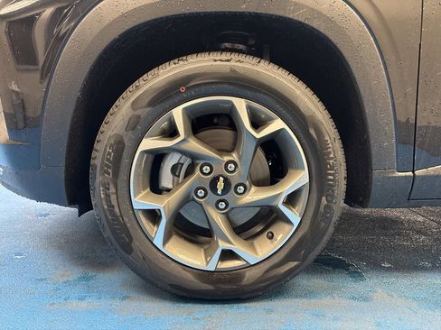 New 2026 Chevrolet Trax LT w/ Driver Confidence Package FWD image 14