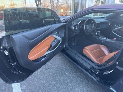 Used 2021 Chevrolet Camaro LT w/ Technology Package image 13