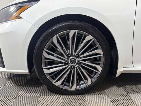 Certified 2025 Nissan Altima 2.5 SL FWD image 28