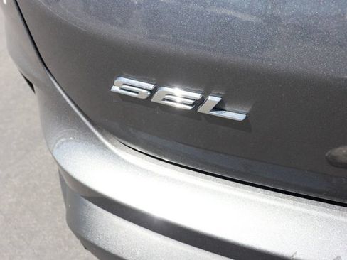 Used 2024 Ford Edge SEL AWD/4WD image 6