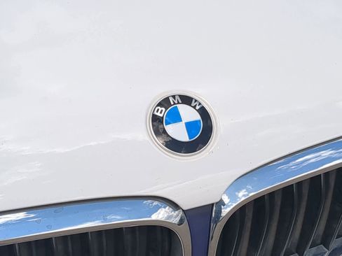 Used 2019 BMW 530i xDrive w/ Convenience Package AWD/4WD image 12