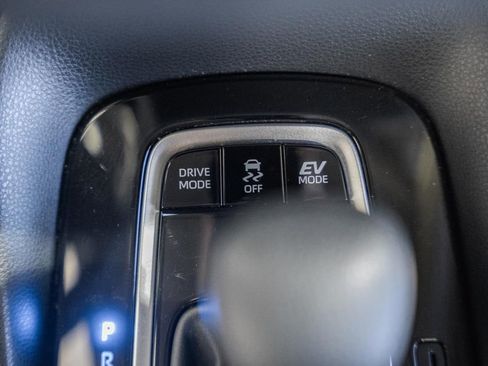 Used 2025 Toyota Corolla LE FWD image 22