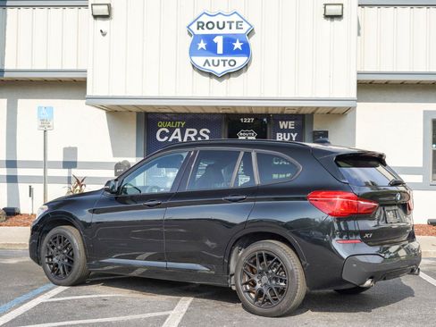 Used 2019 BMW X1 sDrive28i w/ M Sport Package FWD image 4