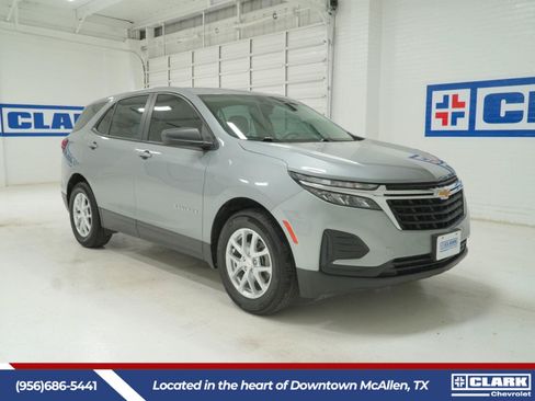 Used 2024 Chevrolet Equinox LS w/ Driver Confidence II Package FWD image 3