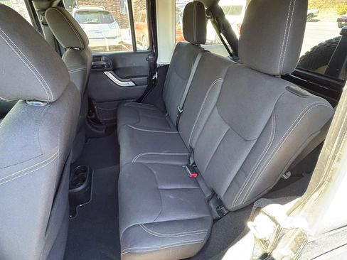 Used 2016 Jeep Wrangler Unlimited Sahara w/ Connectivity Group image 24
