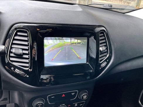 Used 2019 Jeep Compass Latitude AWD/4WD image 9