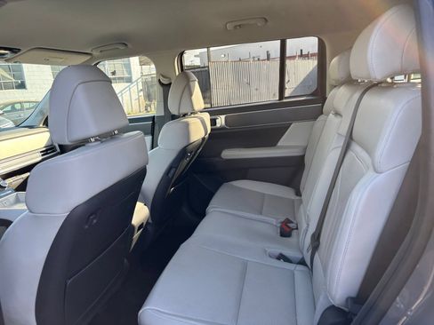 Used 2025 Hyundai Santa Fe SEL FWD image 28