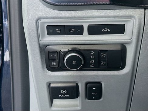Used 2022 Ford F150 Limited AWD/4WD image 10