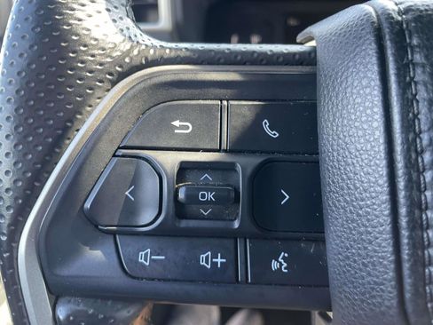 Used 2025 Toyota 4Runner SR5 AWD/4WD image 15