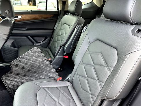 New 2026 Volkswagen Atlas SE FWD image 18