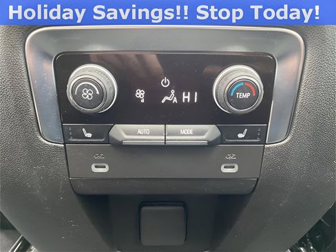 Used 2022 Chevrolet Suburban RST w/ Luxury Package image 30