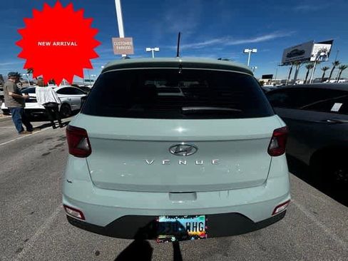 Used 2025 Hyundai Venue SEL image 2