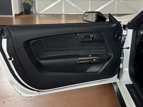 Used 2016 Ford Mustang Shelby GT350 w/ Technology Package image 14