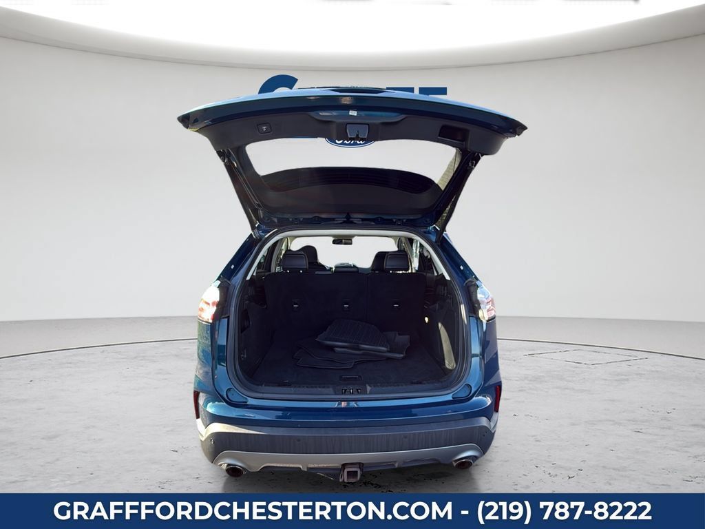 Used 2020 Ford Edge Titanium w/ Equipment Group 301A AWD/4WD image 16
