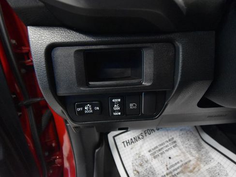 Used 2019 Toyota Tacoma TRD Off-Road AWD/4WD image 7
