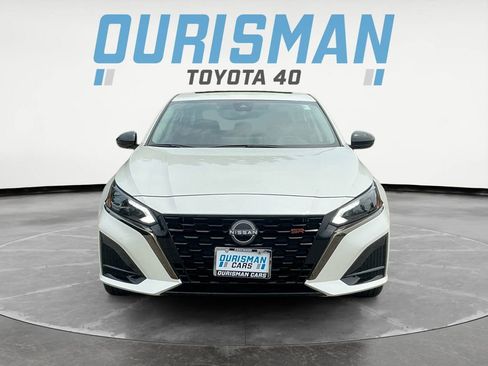 Used 2023 Nissan Altima 2.5 SR w/ SR Premium Package AWD/4WD image 2