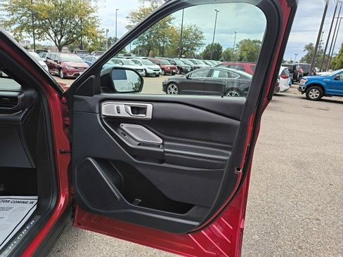 Used 2020 Ford Explorer Platinum w/ Premium Technology Package image 20