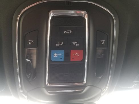 Certified 2024 Jeep Grand Cherokee Limited image 30