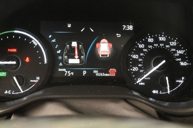 Used 2025 Toyota Sienna XLE FWD image 26