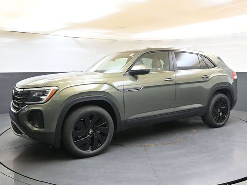 New 2026 Volkswagen Atlas Cross Sport SE AWD/4WD image 2