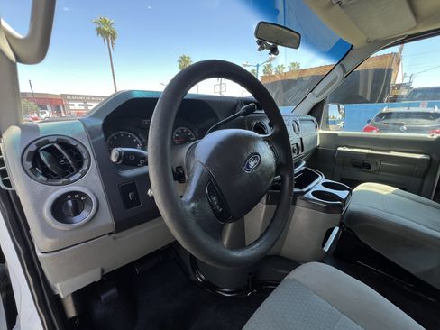 Used 2011 Ford E-150 and Econoline 150 Wagon w/ Interior Upgrade Pkg RWD image 12